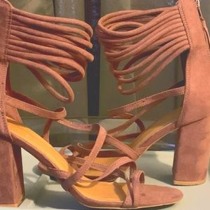 Criss cross Mauve chunky heel